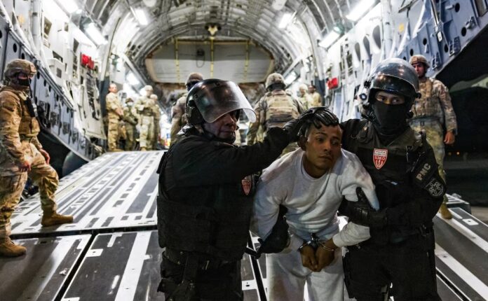 US deports more alleged gang members to El Salvador mega-prison